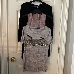 Bundles of women tops